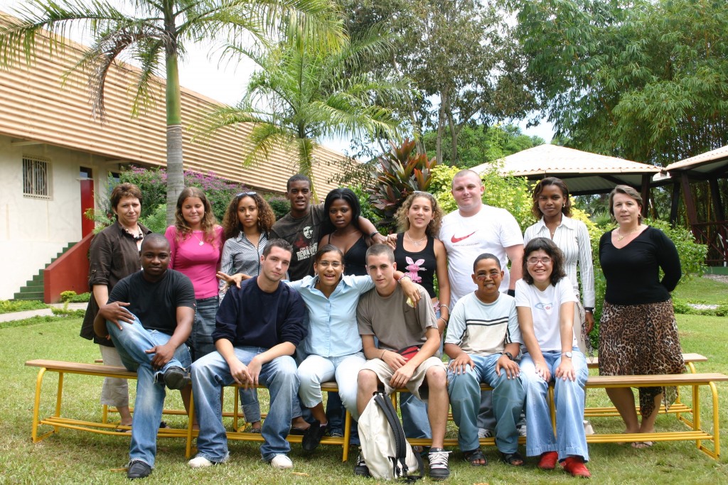 Natacha au Gabon avec sa classe BEP Comptabilité